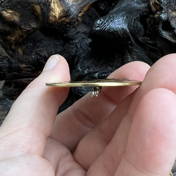 Vintage Art Nouveau Brooch Pin Brass Oval Gold Tone Fairy Woman Embossed Metal - Picture 9 of 9